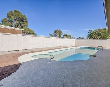 5322 Camden Avenue - Photo Thumbnail 13