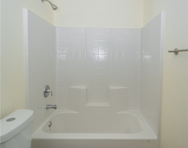 660 San Lorenzo Street - Photo Thumbnail 14