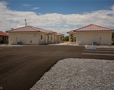 660 San Lorenzo Street - Photo Thumbnail 18