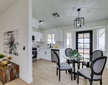 598 Jackson Drive - Photo Thumbnail 21