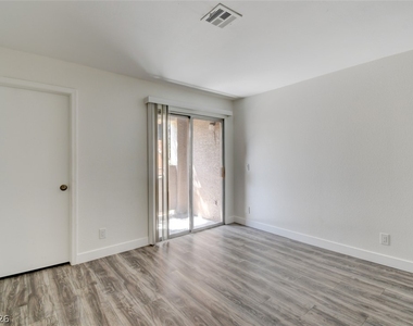 6867 Tamarus Street - Photo Thumbnail 8