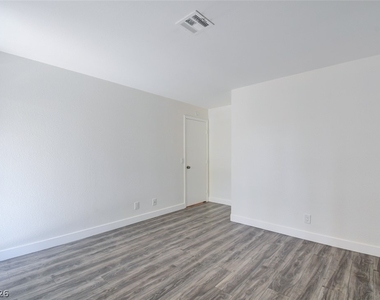 6867 Tamarus Street - Photo Thumbnail 16