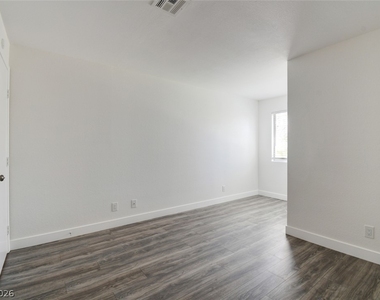 6867 Tamarus Street - Photo Thumbnail 13