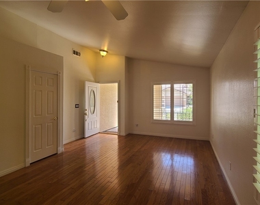 1413 Iron Springs Drive - Photo Thumbnail 2