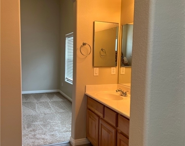 8764 Traveling Breeze Avenue - Photo Thumbnail 7