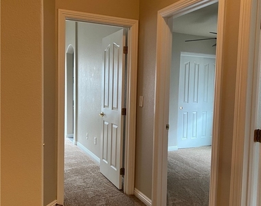 8764 Traveling Breeze Avenue - Photo Thumbnail 5