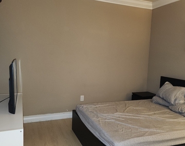 270 E Flamingo Road - Photo Thumbnail 4
