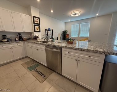 6131 Garden Oasis Street - Photo Thumbnail 22