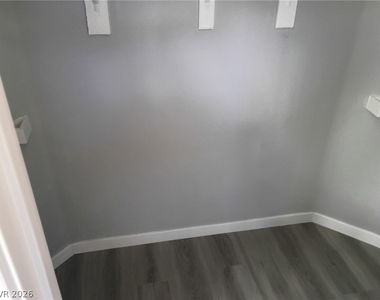 6649 Sweetzer Way - Photo Thumbnail 8