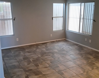 6649 Sweetzer Way - Photo Thumbnail 5