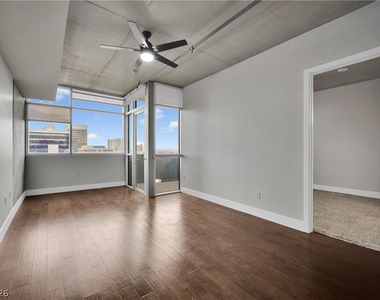 353 E Bonneville Avenue - Photo Thumbnail 7