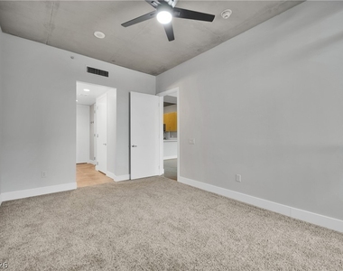353 E Bonneville Avenue - Photo Thumbnail 13