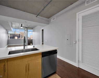 353 E Bonneville Avenue - Photo Thumbnail 4