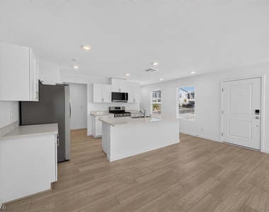 295 Grunt Avenue - Photo Thumbnail 8
