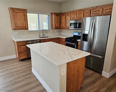 1018 Garnet Ridge Court - Photo Thumbnail 10