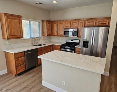 1018 Garnet Ridge Court - Photo Thumbnail 9