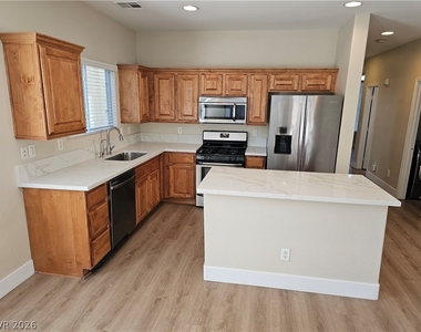 1018 Garnet Ridge Court - Photo Thumbnail 8