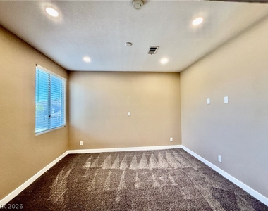 6800 Fruit Flower Avenue - Photo Thumbnail 18