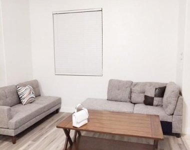 3305 Hillingdon Court - Photo Thumbnail 5