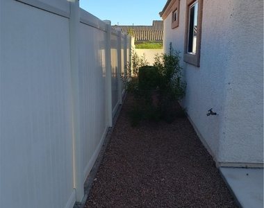 7876 Crownbeard Street - Photo Thumbnail 6