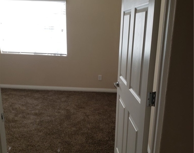 7876 Crownbeard Street - Photo Thumbnail 21