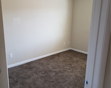 7876 Crownbeard Street - Photo Thumbnail 38