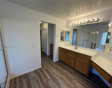 5519 Amy Lynn Street - Photo Thumbnail 14