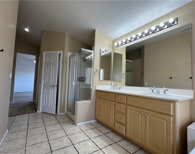 816 Canterbury Cross Place - Photo Thumbnail 31