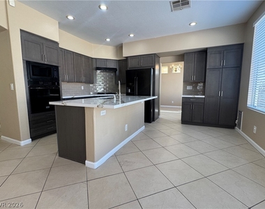 816 Canterbury Cross Place - Photo Thumbnail 8