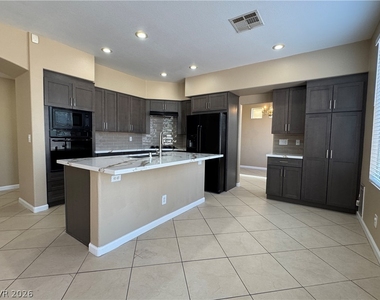 816 Canterbury Cross Place - Photo Thumbnail 13