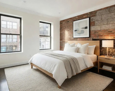 344 East 55th Street - Photo Thumbnail 4