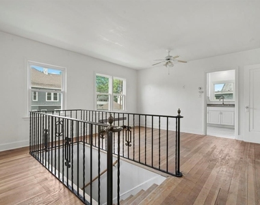 106 Grand Boulevard - Photo Thumbnail 3