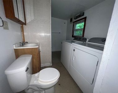 6 Carlton Street - Photo Thumbnail 9
