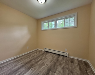 1013 Main Street - Photo Thumbnail 15