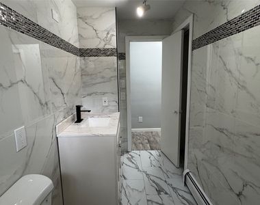 1013 Main Street - Photo Thumbnail 7