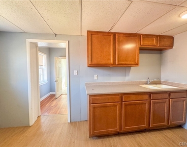 10 E Genesee Street - Photo Thumbnail 24