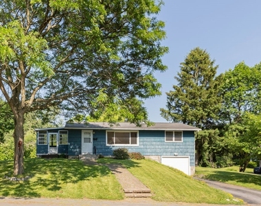 110 Wolcott Terrace - Photo Thumbnail 2