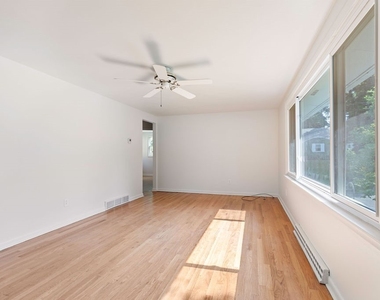 110 Wolcott Terrace - Photo Thumbnail 4