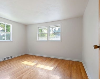 110 Wolcott Terrace - Photo Thumbnail 14