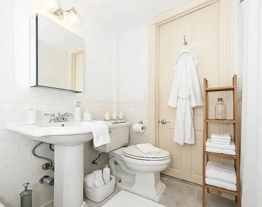 344 East 55th Street - Photo Thumbnail 2
