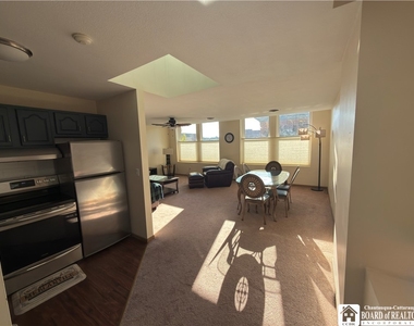 100-104 E 3rd Street - Photo Thumbnail 3
