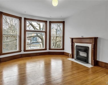 575 Upper Auburn Avenue - Photo Thumbnail 7