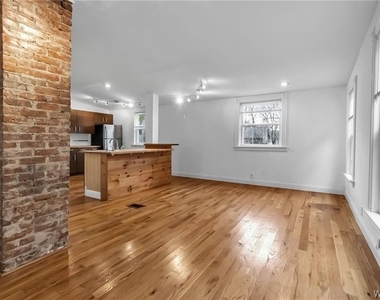 575 Upper Auburn Avenue - Photo Thumbnail 4