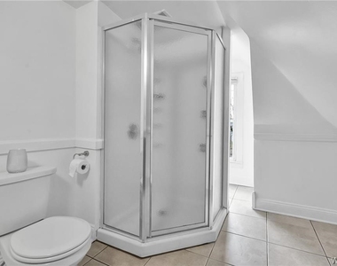 575 Upper Auburn Avenue - Photo Thumbnail 17