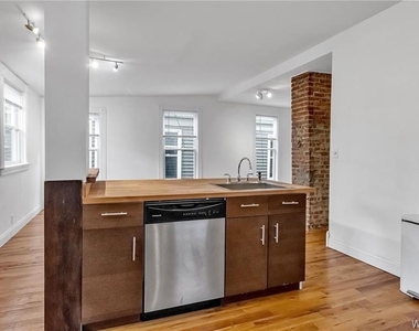 575 Upper Auburn Avenue - Photo Thumbnail 3