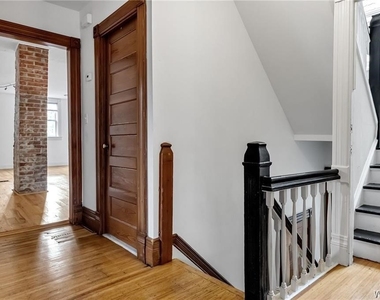 575 Upper Auburn Avenue - Photo Thumbnail 12
