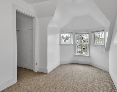 575 Upper Auburn Avenue - Photo Thumbnail 9