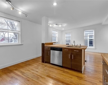 575 Upper Auburn Avenue - Photo Thumbnail 2