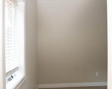 486 Franklin Street - Photo Thumbnail 13