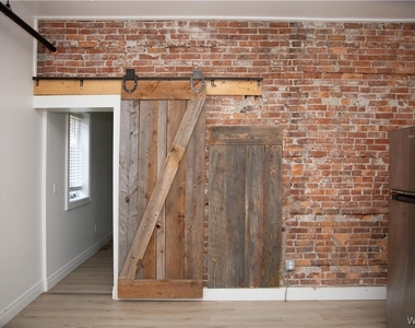 486 Franklin Street - Photo Thumbnail 10